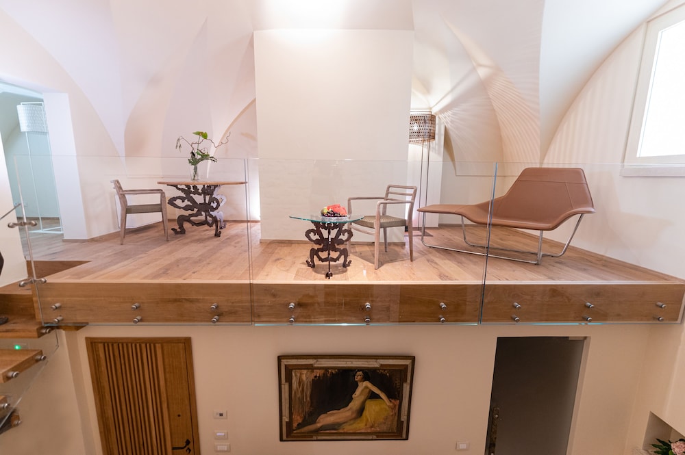 Pollicastro Boutique Hotel 64/69