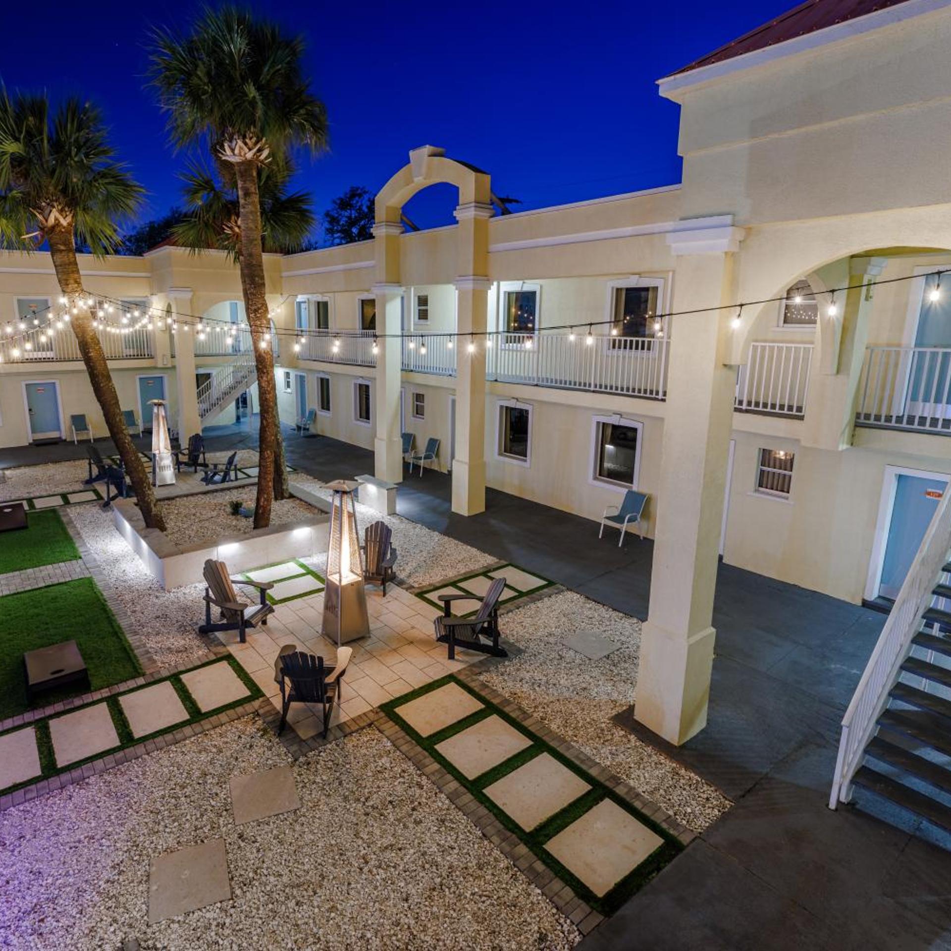 Dunes Inn and Suites 18/29