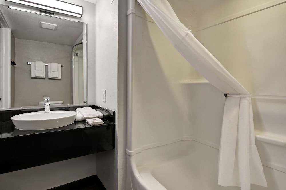 Studio 6 Extended Stay - Jacksonville, FL - Baymeadows 34/36
