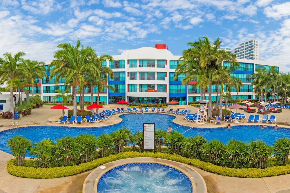 Royal Decameron Punta Centinela 35/47