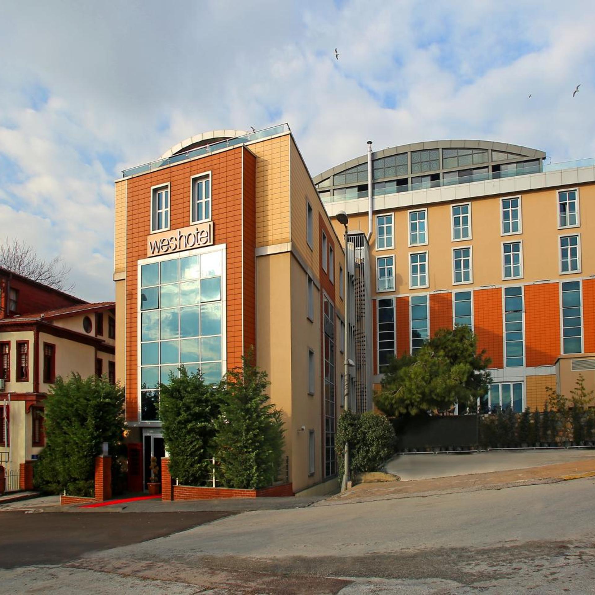 Wes Hotel 49/55