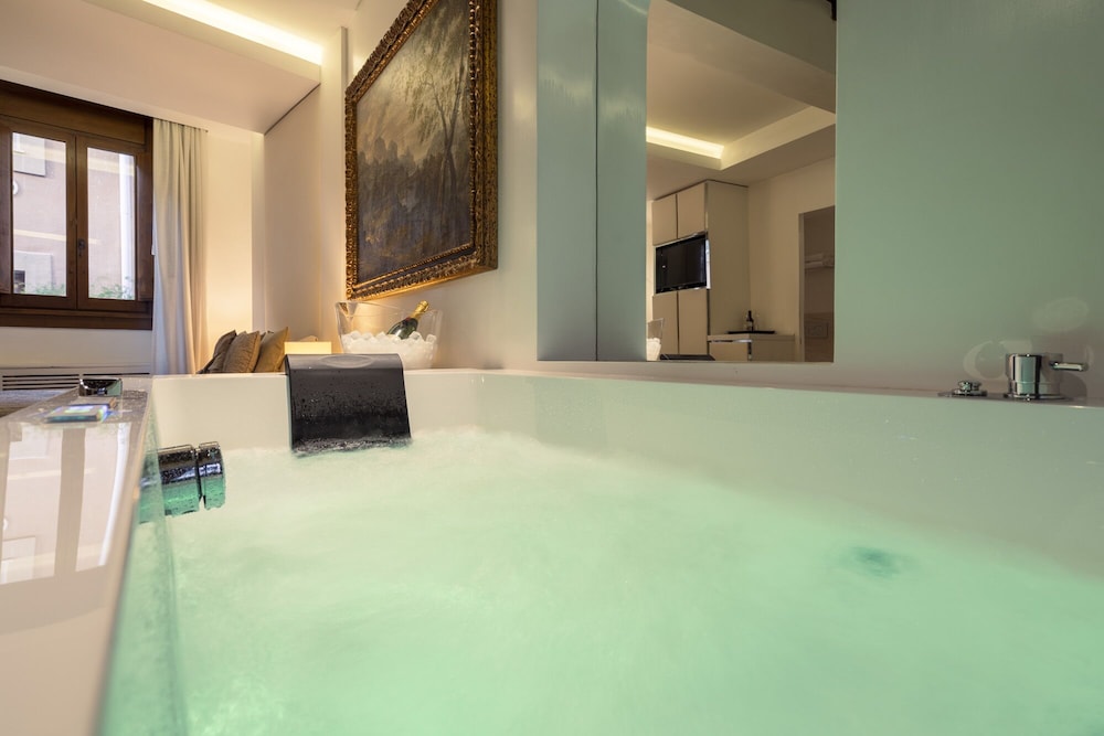 GIGLI D'ORO SUITE 15/33