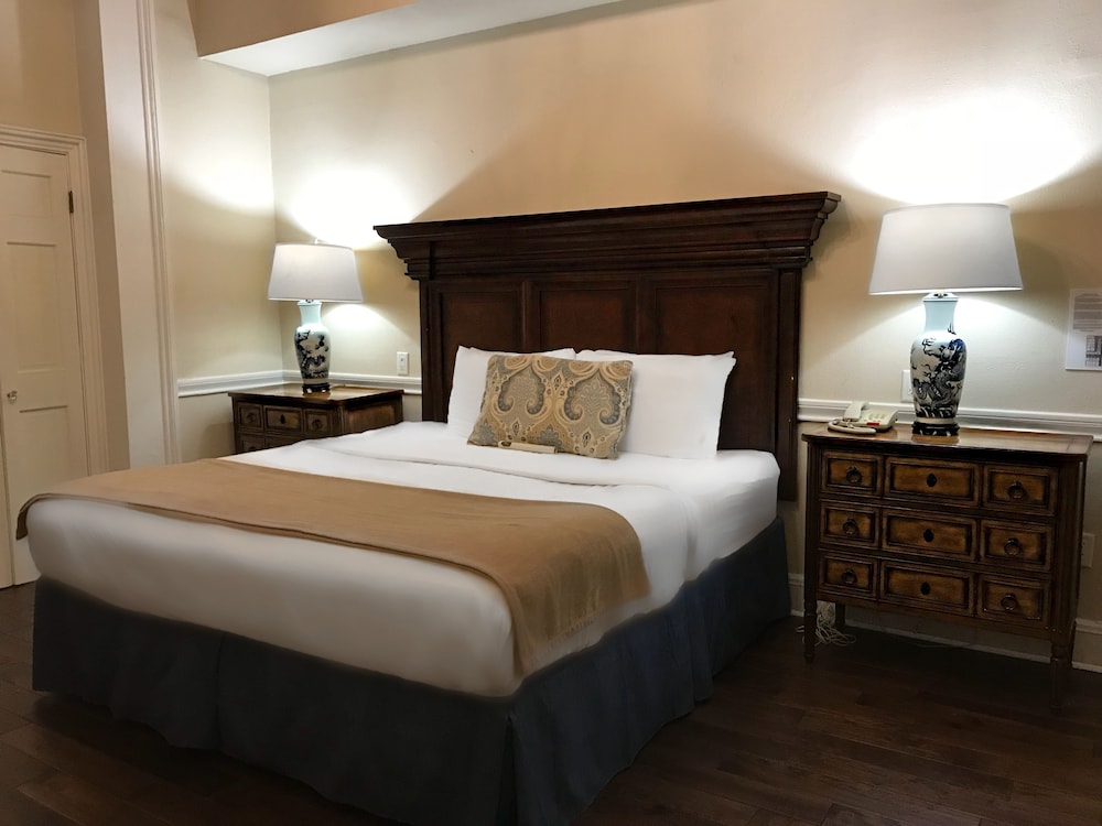 Hotel St Pierre French Quarter 20/78