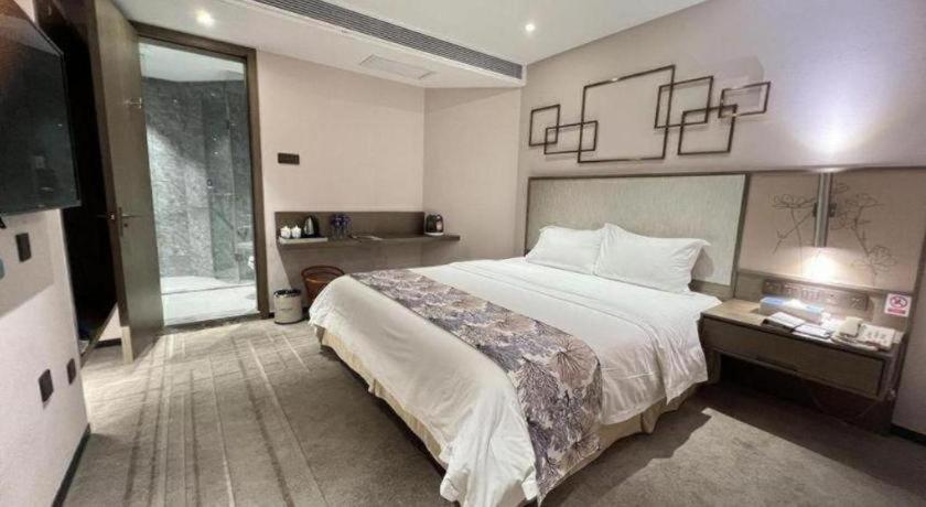 Novlion Hotel 12/60