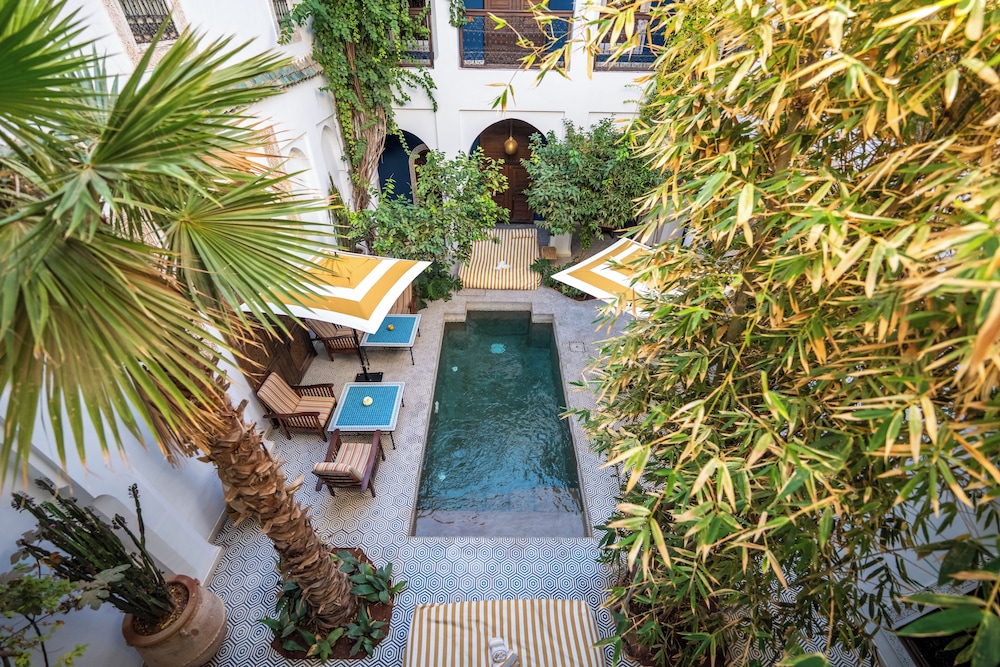 Riad Les Yeux Bleus 69/75