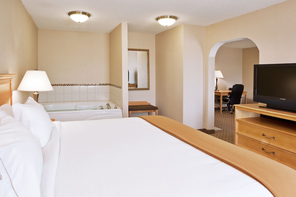 Holiday Inn Express Hotel and Suites Chesterfield - Selfridge Area 30/57