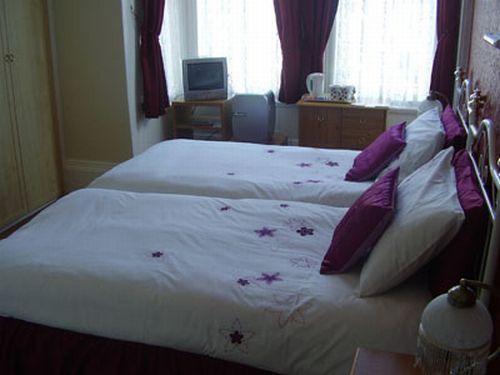 Aidansdale Hotel 4/8