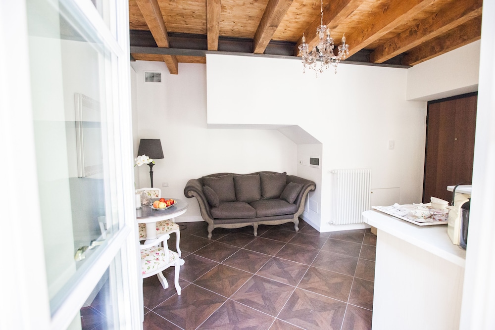 Alessia's Place 31/50