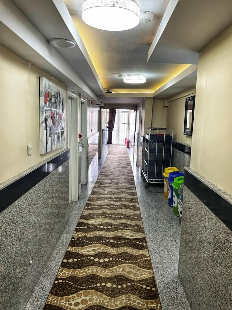 SEREF HOTEL 22/27