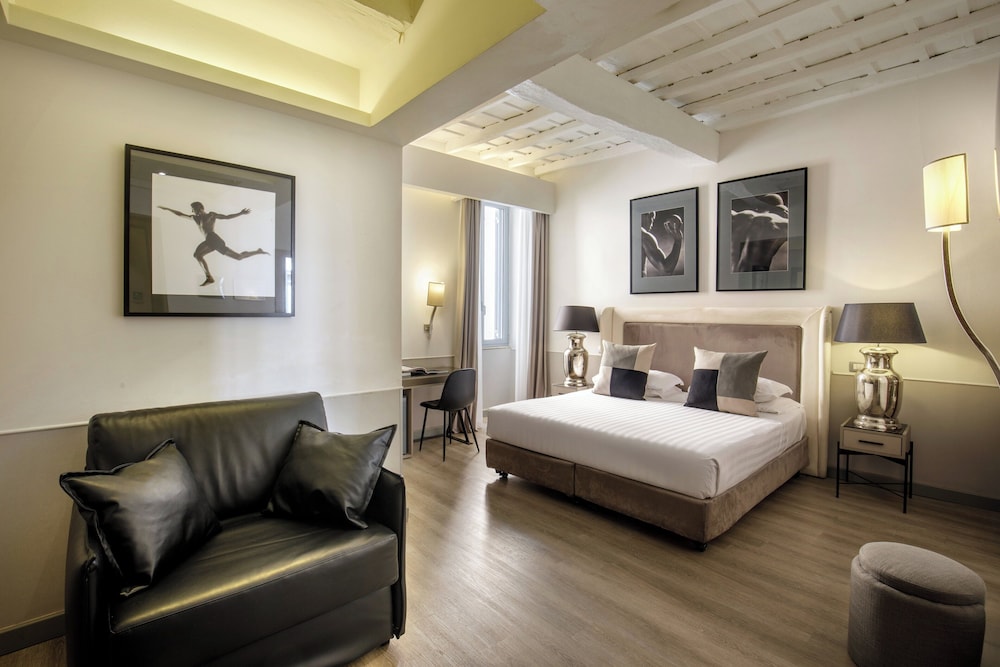 Condotti Palace 34/63