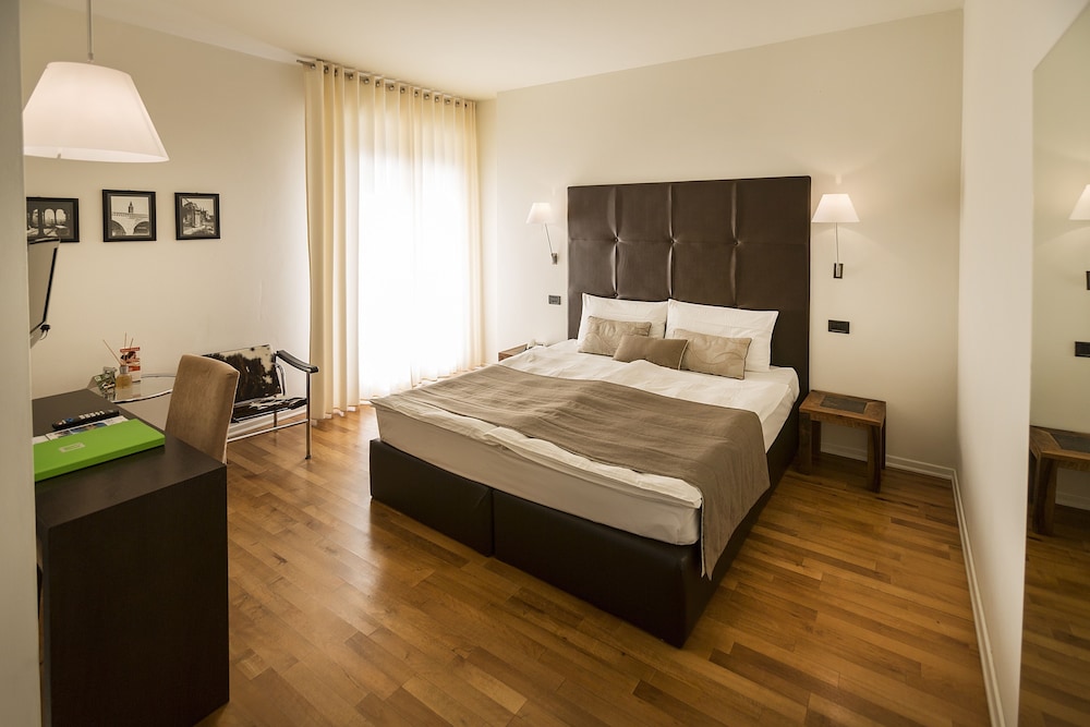 Hotel Meridiana 10/76