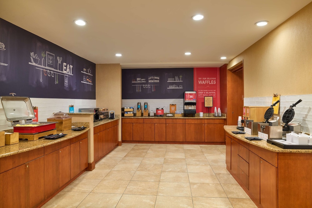 Hampton Inn and Suites Providence/Smithfield 8/40
