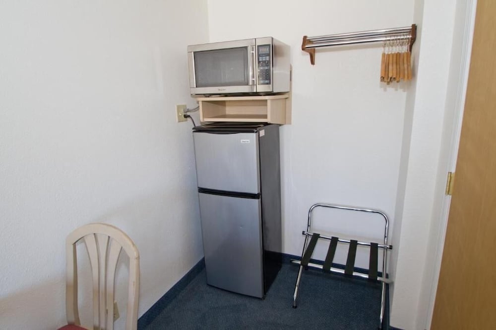 Brooks Street Motor Inn 26/30