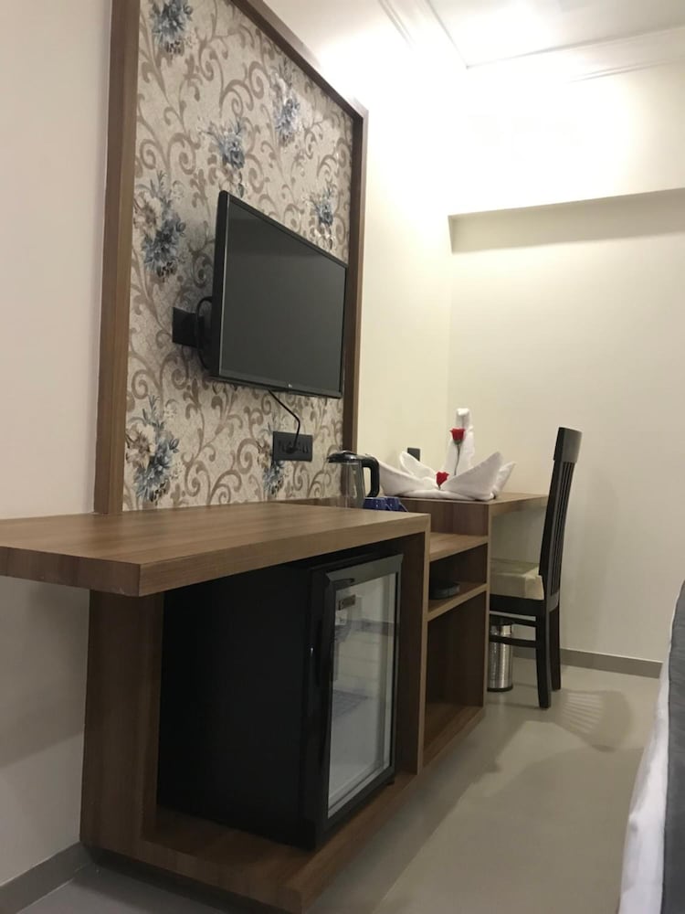 Kyriad Hotel Solapur by OTHPL 27/36