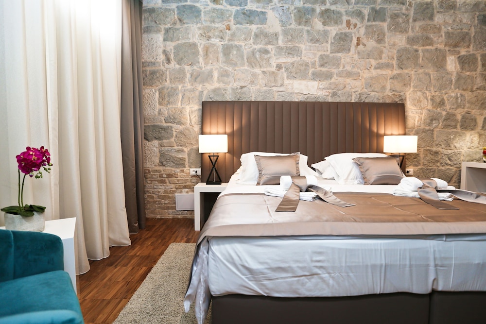 Riva Luxury Rooms 46/79