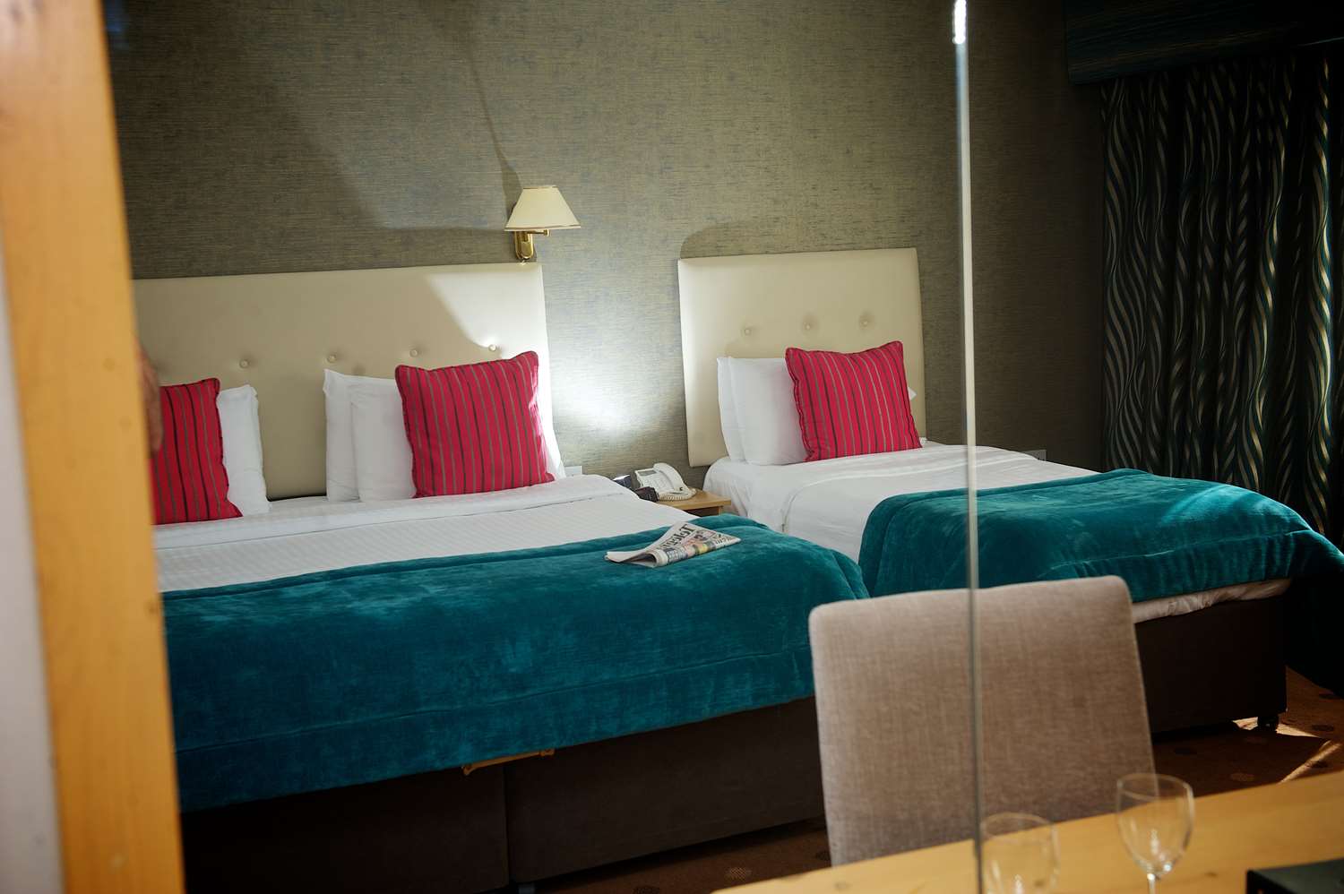 Deluxe, Twin Beds