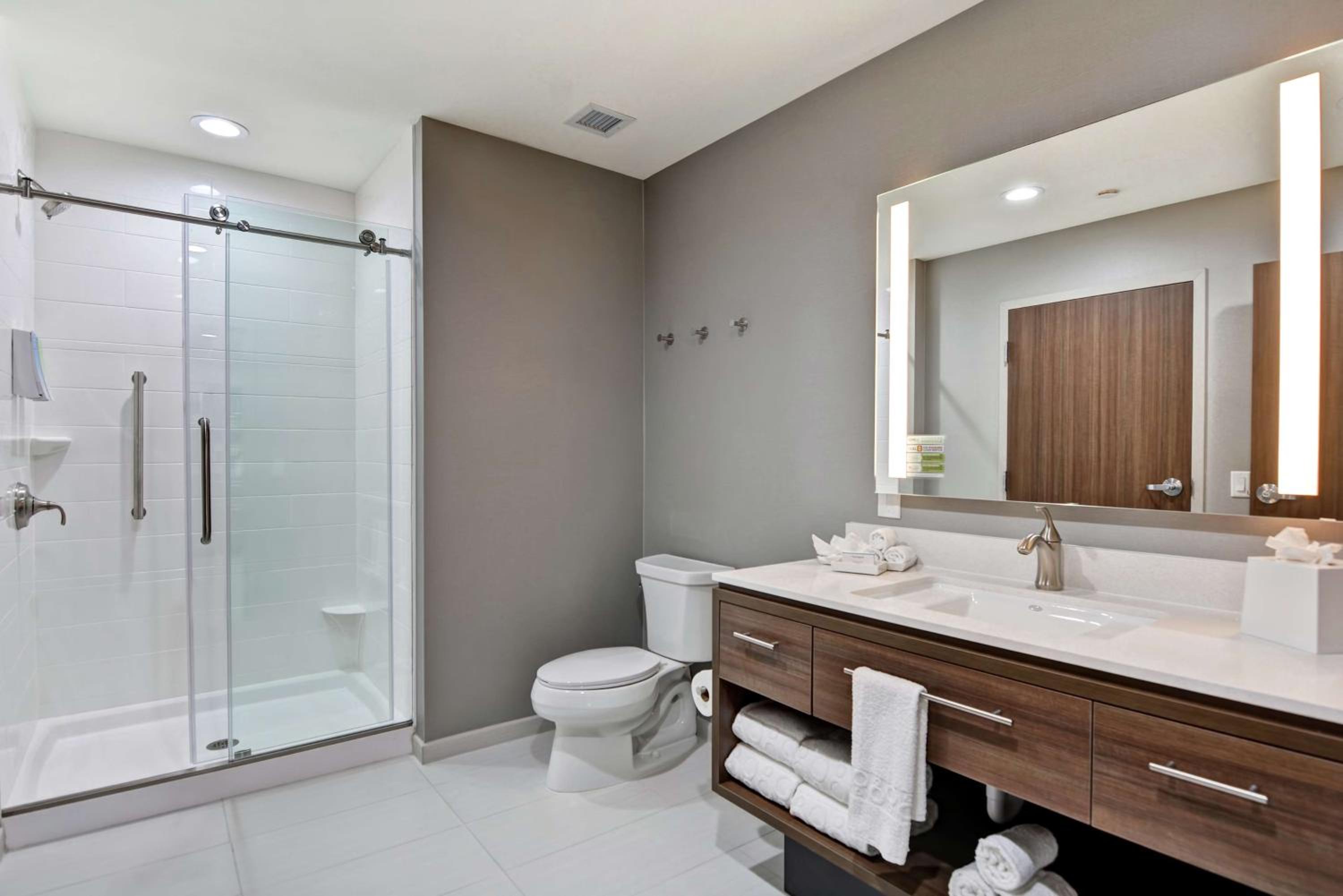 جناح بسرير كينج بغرفة نوم واحدة مع أريكة، Home2 Suites by Hilton Bedford DFW West 3/3