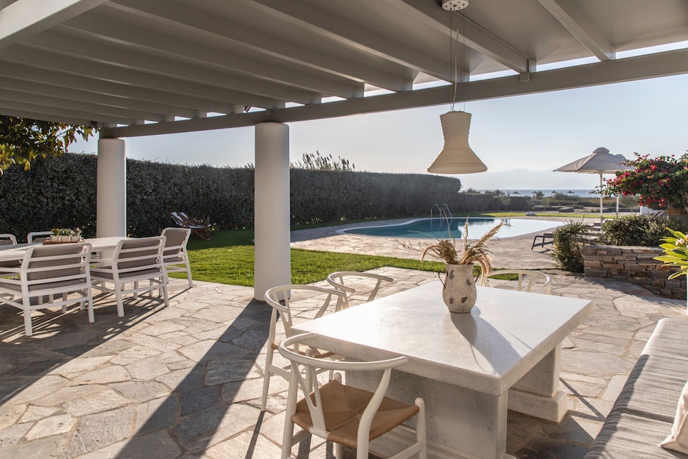 AQUA BREEZE VILLAS NAXOS 32/50