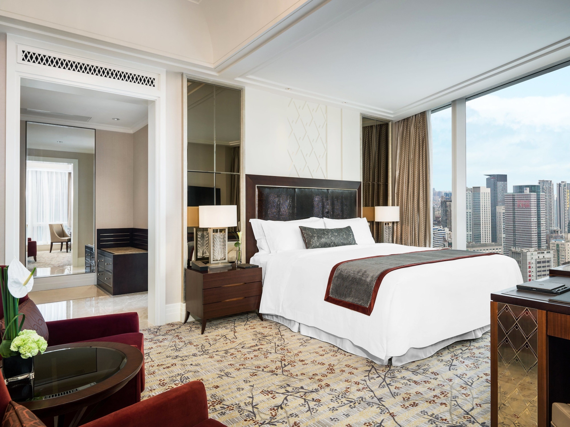 Suite, King Bed