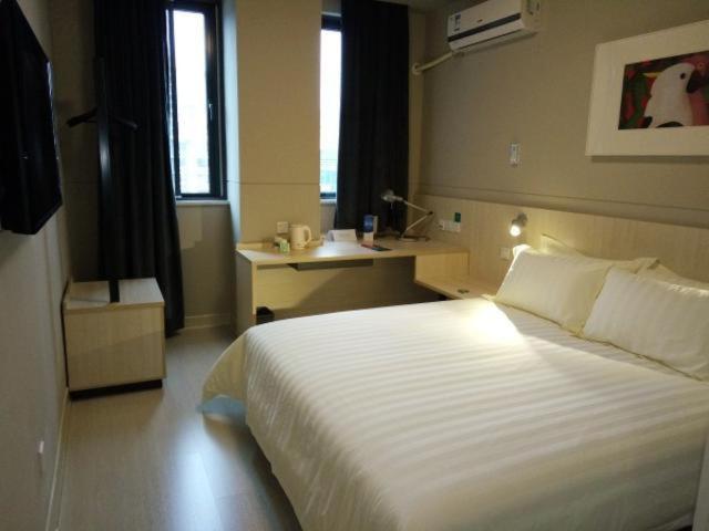 Jinjiang Inn (Shanghai Xiuyan Road Metro Station Tourism Resort) 9/48