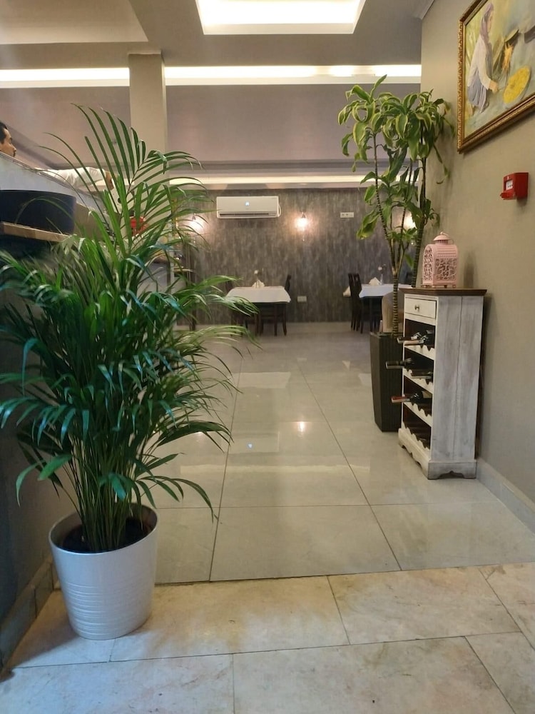Bon Hotel Old City 8/50