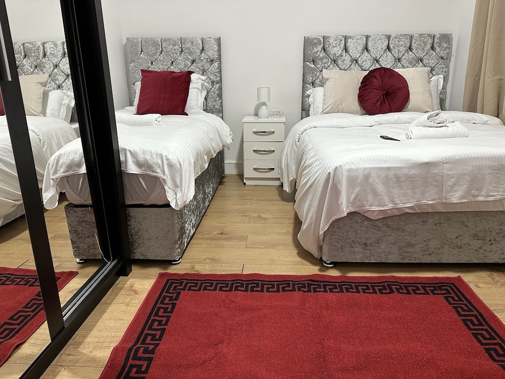 OYO New City Lodge 14/45