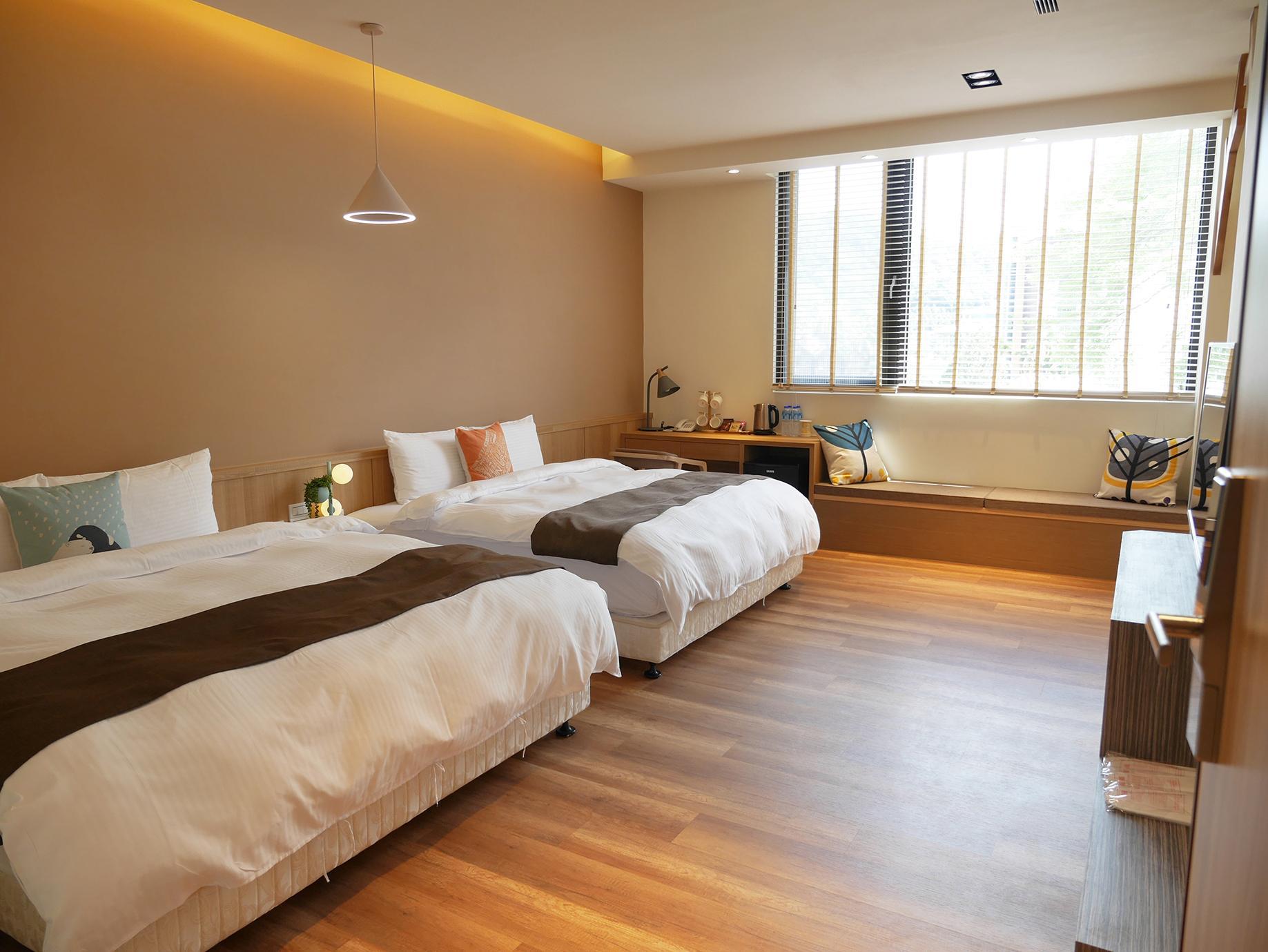 Brown, Suite