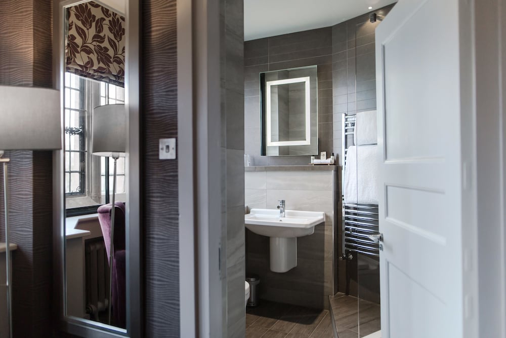Abbey House Hotel 50/50