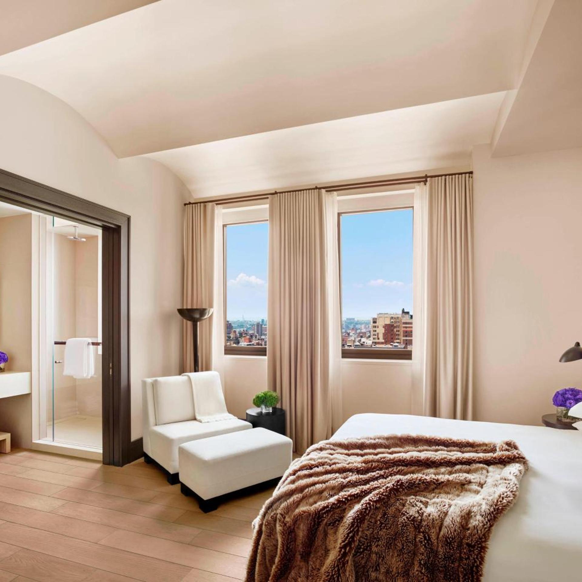 Deluxe, King Bed, City View