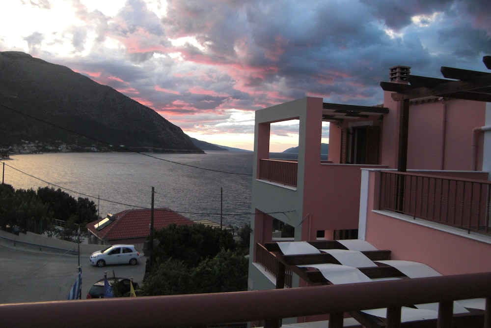 ANASTAZIA HOTEL 3/44