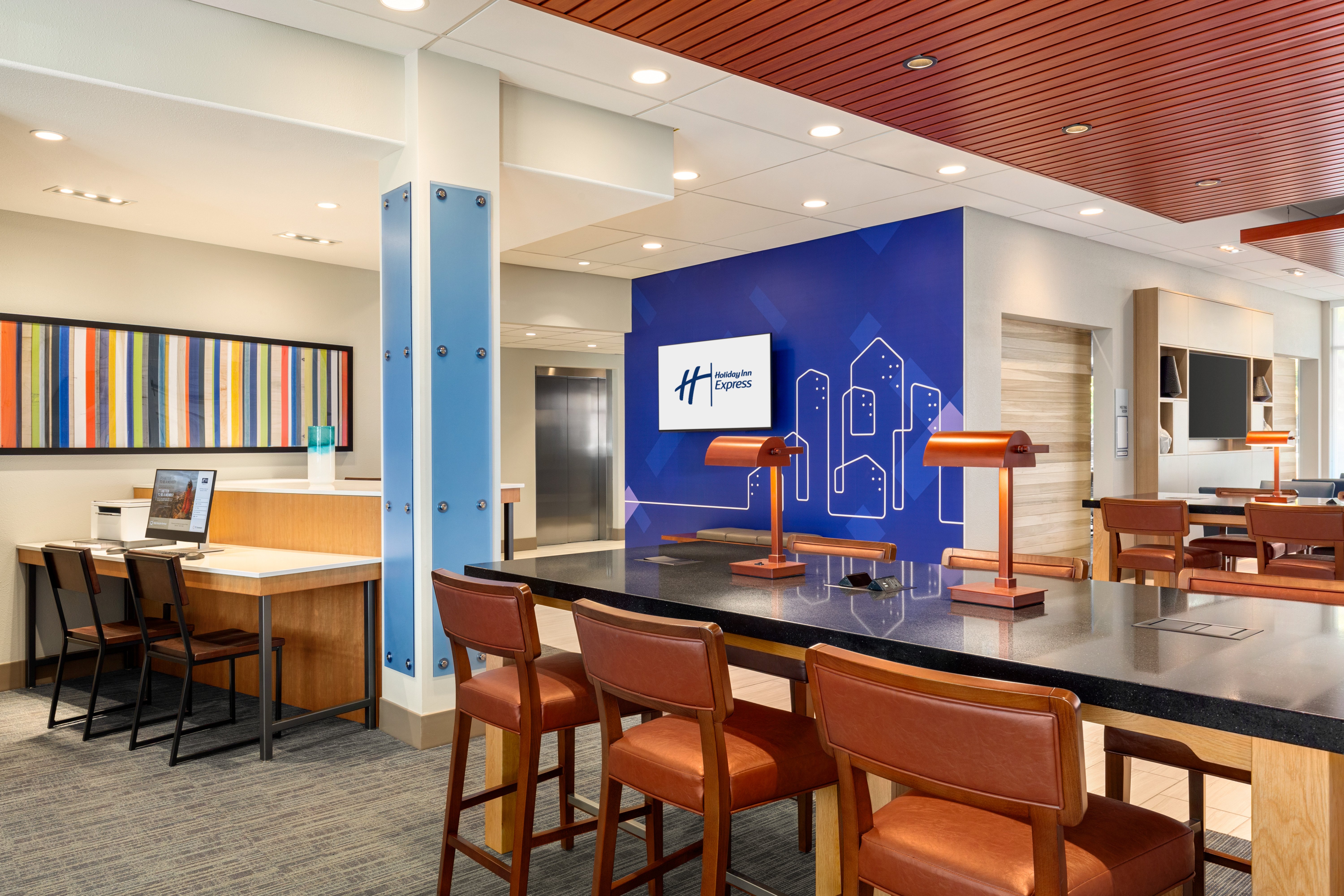 Holiday Inn Express & Suites Hayward - Castro Valley 24/40