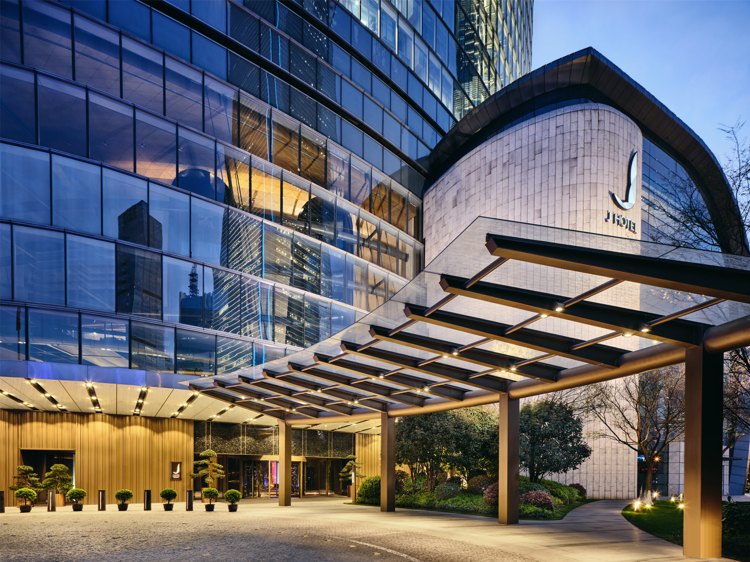 J Hotel Shanghai Tower 42/50