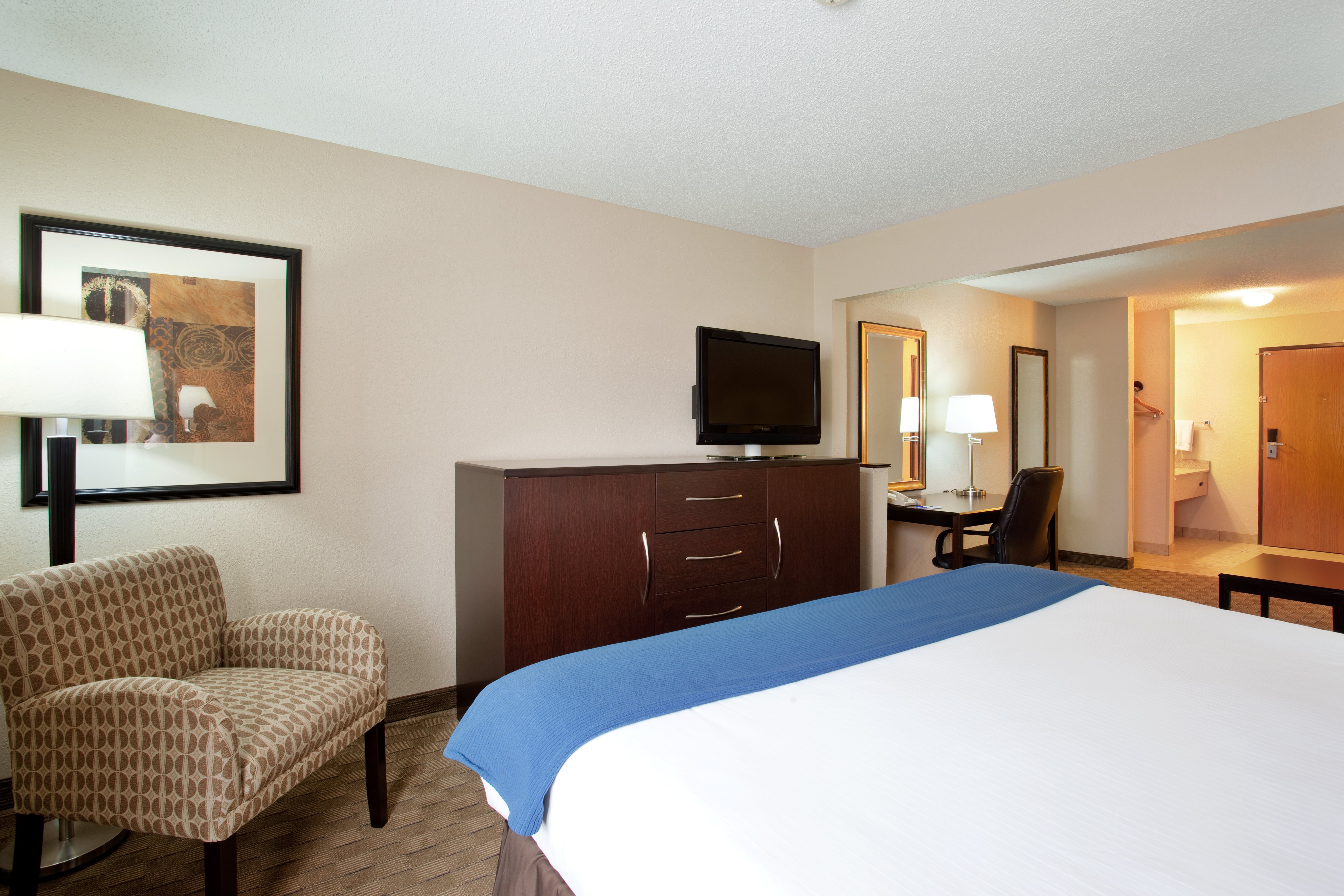 Holiday Inn Express Tuscola 24/56