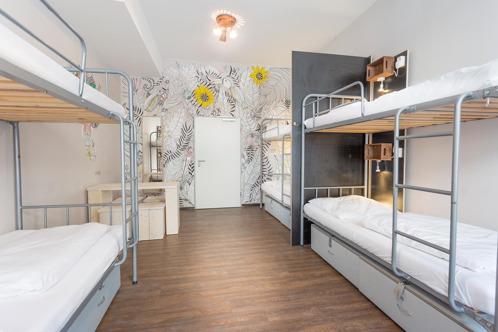 FEMALE DORM, FEMALE ONLY, 6 BEDS