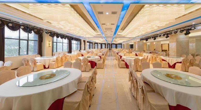 Echarm Hotel(Xiaogan Hanchuan Renmin Avenue Branch) 36/42