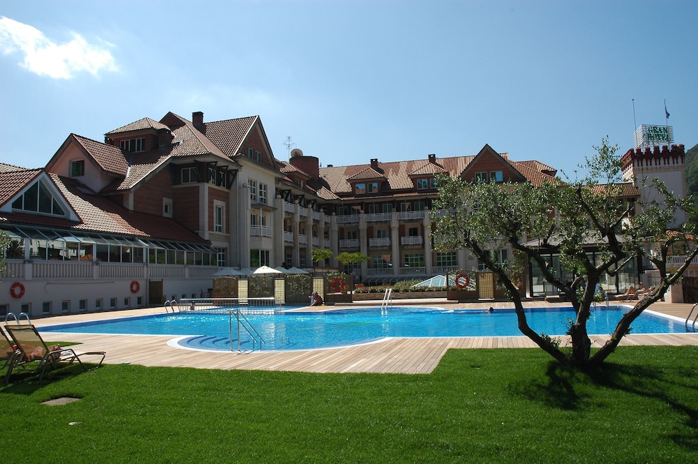 Gran Hotel Balneario Puente Viesgo 28/32