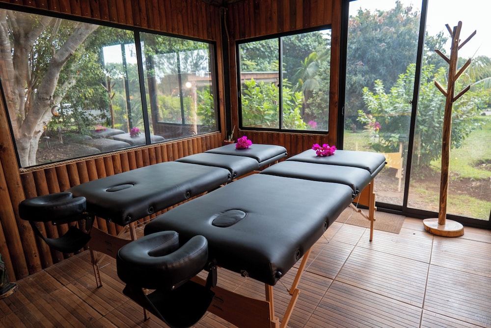 Hotel Uka Mana 24/50