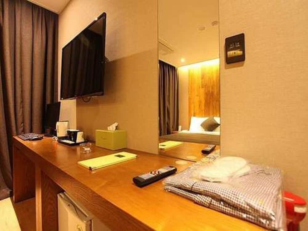 Hotel Rich 23/25