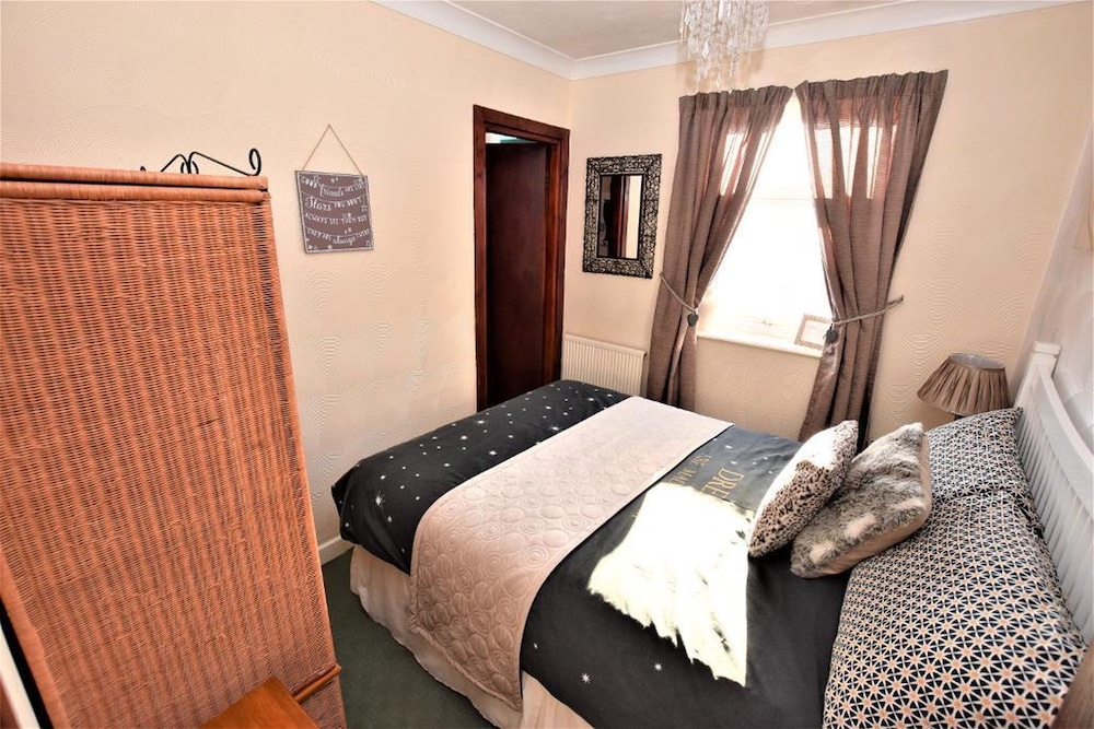 Bridle Lodge Superior Apartments 10/50