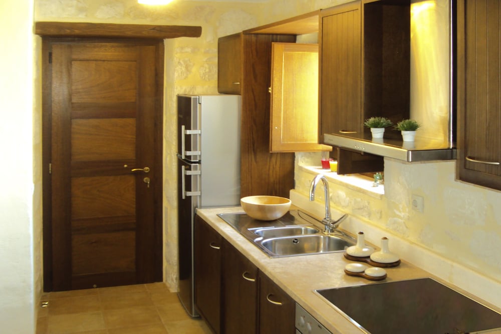 Exensian Villas & Suites 42/44