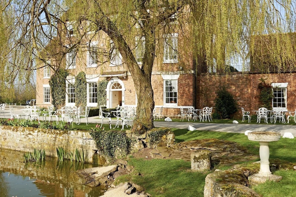 Corse Lawn House Hotel 45/49