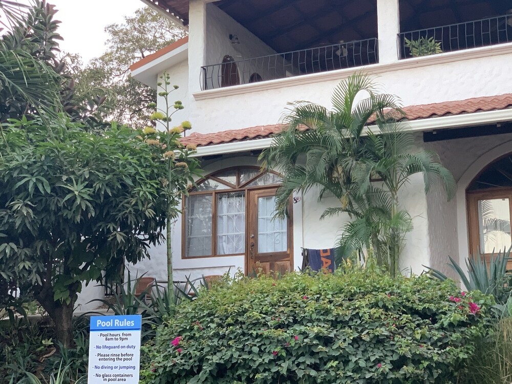 Hotel Flores 44/50