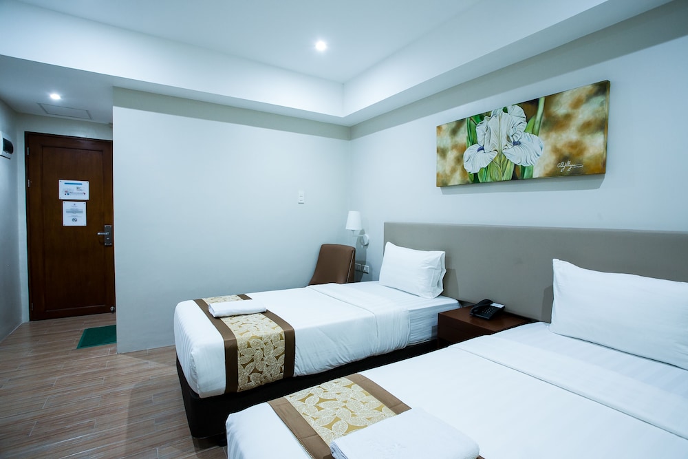 DELUXE, TWIN BEDS, ACCESSIBLE