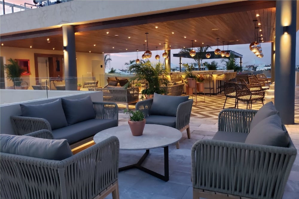 Singular Joy Downtown Residences 27/50