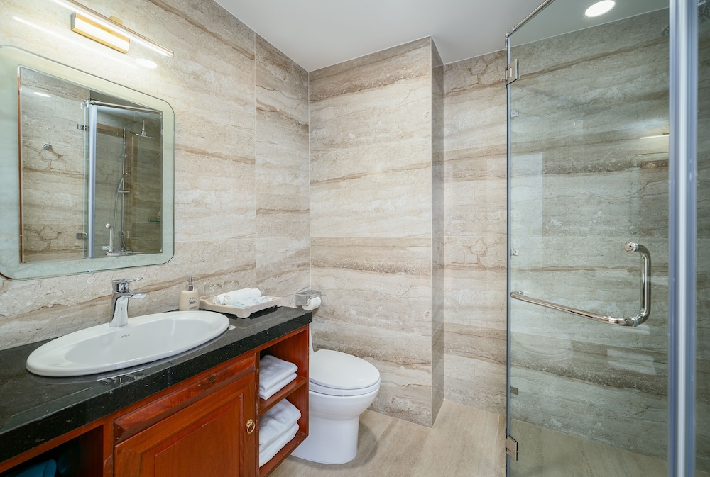 Sunny Ocean Hotel & Apartment 21/71