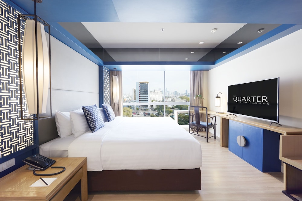 The Quarter Hualamphong by UHG 30/69