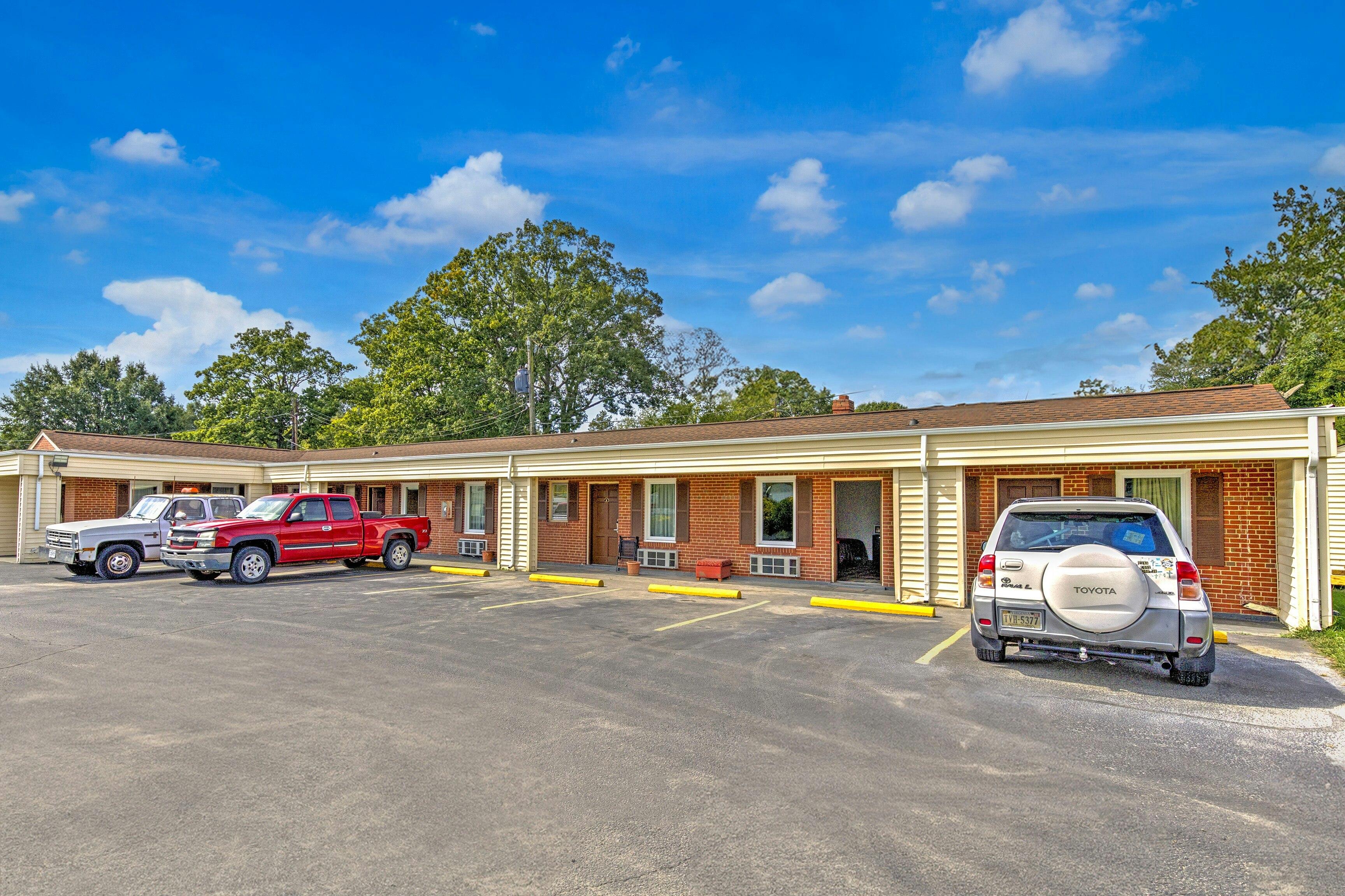 OYO Palm Leaf Motel 25/32