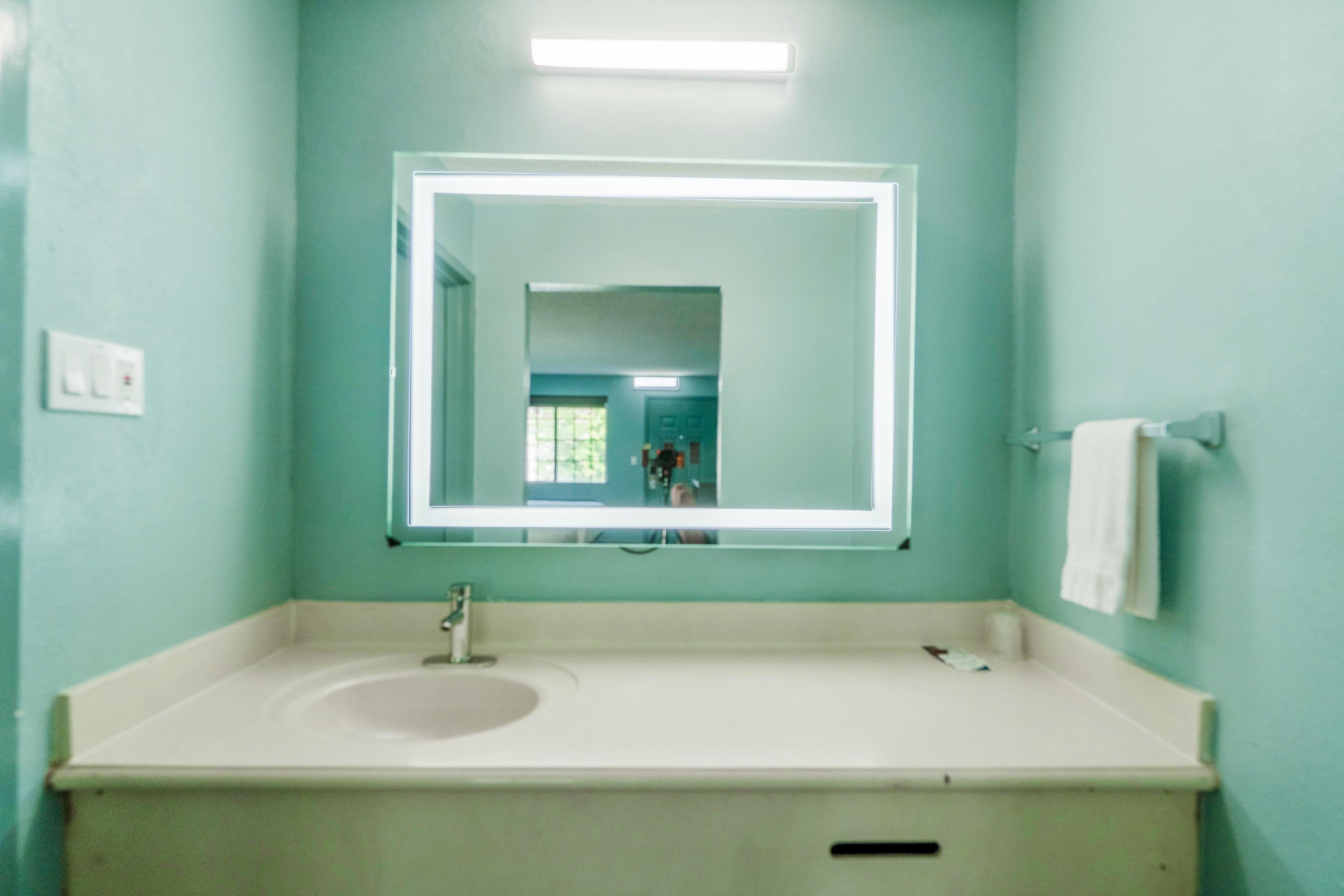 Lone Star Inn & Suites Harlingen TX 58/60
