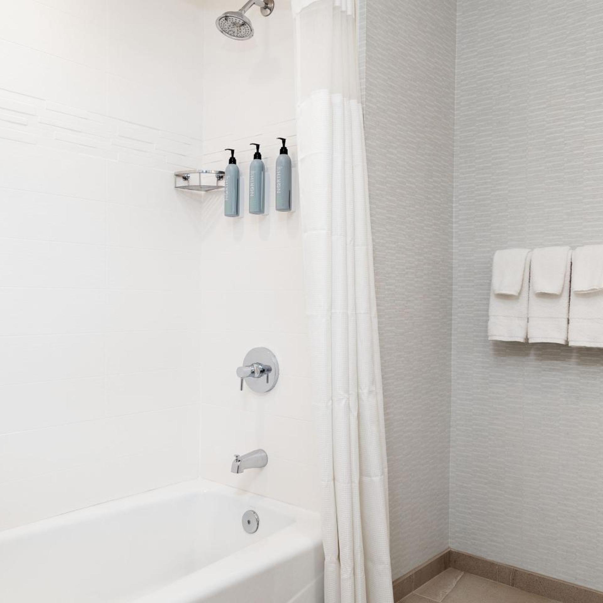 جناح كبير ركني بسرير كينج بغرفة نوم واحدة مع أريكة، Residence Inn Largo Medical Center Drive 8/8