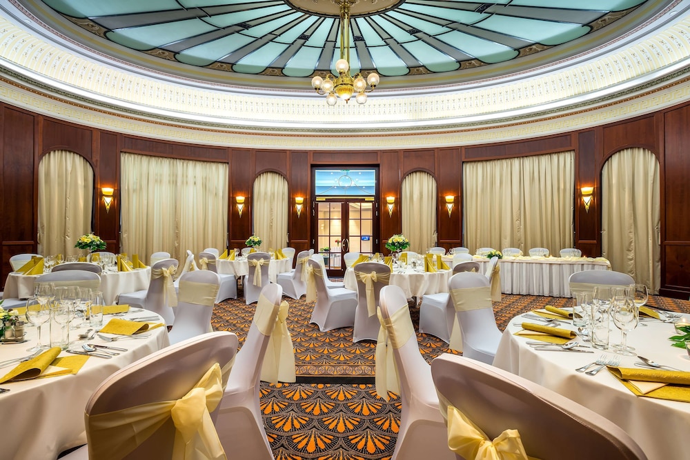 Radisson Blu Carlton 57/73